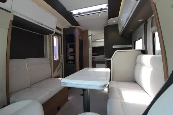 ADRIA CORAL 670DC - Profilé - 21169 km – Image 3